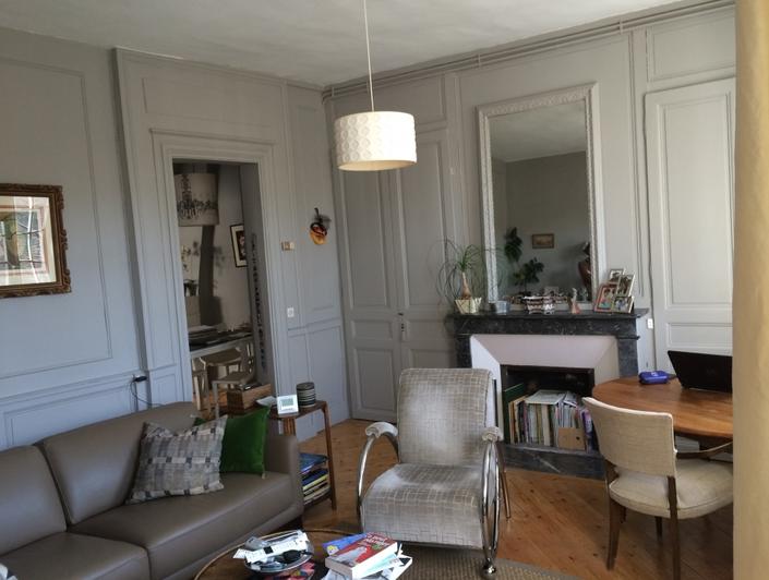 l'agence immobilière de ROUEN CENTRE, propode un  APPARTEMENTancien à vendre . il est en  EN BON ETAT . son CHAUFFAGE est  INDIVIDUEL  au GAZ. il offre une ENTREE, une CUISINE EQUIPEE, un SEJOUR avec un COIN REPAS, deux  chambres, un  BUREAU , une salle de bains  ,WC . il est AU CALME et PLEIN SUD.