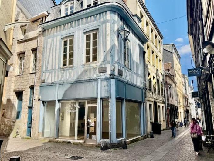 Les informations sur les risques auxquels ce bien est exposé sont disponibles sur le site Géorisques:   https://www.georisques.gouv.fr  DELAITRE IMMOBILIER "LE CONSEIL SERIEUX"