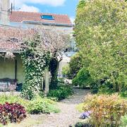 A vendre à accheter à BIHOREL , jouvenet  cette maison  ancienne très bien tenue avec vue dégagée , jardin et garage avec lingerie.