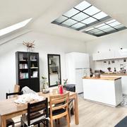 ROUEN GARE DANS BEL IMMEUBLE ANCIEN   Appartement entièrement meublé  55 m2 / 75m2 au sol  Entrée, séjour ouvert sur cuisine équipée  2 chambres, salle de bains, wc,  chauff collectif /eau chaude ind électrique  Copropriété 13 lots / charges annuelles 1080 €  Prix 220 000€ FAI TTC  Honoraires inclus charge vendeur