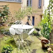 A vendre ROUEN  CENTRE AU CALME   Dans un bel immeuble ancien ,cet apparement en bon état  de 54 M2  avec terrasse au calme plein sud ,