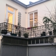 immeuble façade balcon