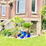 A vendre  mi hauteur de Rouen,  cette  authentique maison de maître indépendante du XIXè de 210 m2 hab, les combles en cours de rénovation  ne sont pas comptabilisés , avec vue panoramique à fait l'objet d'une rénovation particulièrement soignée. Les parquets , les moulures, les cheminées , les pavés de ciment, les vitraux  tout y est , le ton est donné Son prix de 930000 € inclus les honoraires de l'agence  charge vendeur .