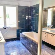 A vendre Mont Saint Aignan résidentiel  Exceptionnel dans résidence au calme avec ascenseur et vue dégagée, cet appartement de 170 m2 avec séjour de 50 m² ,deux terrasses de 40 et 26 m² 