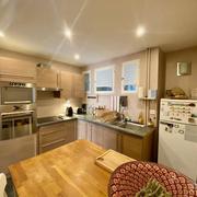 EXCLUSIVITE DELAITRE IMMOBILIER  Bois guillaume résidentiel cadre verdoyant et calme   A vendre cet appartement de 65 m2 en rez de jardin avec accès extérieur plein sud au calme avec parking en sous sol protégé et une cave.  Très fonctionnel, il offre une entrée avec rangement desservant un double séjour donnant sur l'extérieur , une cuisine aménagée et équipée, une chambre, poss 2  avec sa salle de douches attenante avec un grand dressing.  Important partant  D'un classement énergétique en E des ...