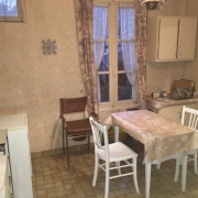 à vendre à mont saint aignan saint andré, cette  MAISON INDEPENDANTE sur 400m2 de terrain avec travaux  de 116 M2 AVEC JARDIN ET PARK S SOL. Elle offre une ENTREE, un GRAND SEJOUR SALON AV CHEMINEE, une GRANDE CUISINE, une Salle  DE BAINS ,WC,une  POSSIBLilité de  2 CHAMBRES ,UN BUREAU.  Son prix est proposé à PRIX 199 000 € FAI TTC.