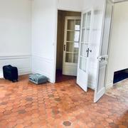 Avendre Acheter à Rouen Gare cet appartement 30 M2 hab,  T2 ancien de style parquets, moulures, cheminée.  