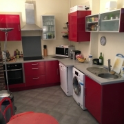 à vendre  ROUEN GARE  RIVE DOITE , DANS ce BEL IMMEUBLE EN PIERRE, cet Appartementen duplex de 84 m2 avec parking offre une entrée,un  séjour, une cuisine équipée, deux  chambres, un bureau, une  salle de douches,un  wc, des placards.