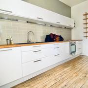 A vendre à acheter dans  immeuble bien tenu, cet appartement ancien et traversant en hyper centre de Rouen  avec parquets, moulures, cheminée pour  112 m2 avec deux caves et parking fermé.