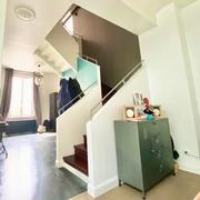 Original appartement duplex ,esprit contemporain, de 160 m2  habitable avec  2 parkings  et cave