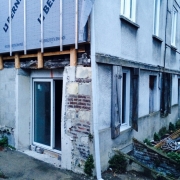 à ROUEN rive droite , PLACE DU  BOULINGRIN une MAISON  INDEPENDANTE DE 125 M² HAB SUR 120 M² DE TERRAIN est à vendre . Il faut prévoir de gros travaux et son PRIX est de 140000€ FAI .