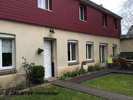 Situé à bois guillaume,  cet APPARTEMENT AVEC ASCENCEUR, un  PARKING , une CAVE , un BALCON et une VUE DEGAGEE est à vendre. il est composé d'une ENTREE, d'un GRAND SEJOUR,  d'une CUISINE EQUIPEE, de trois  CHAMBRES , d'une SALLE DE BAINS, d'un WC . il est exposé plein  SUD. il est à vendre au PRIX de 139 000 €uros.