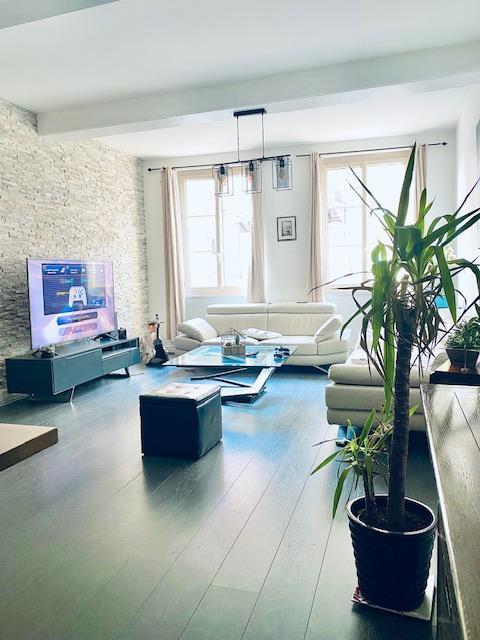 A vendre à acheter Rouen CHU SAINT HILAIRE , cet appartement triplex de charme pour 181 m2 avec terrasse patio à ciel ouvert.