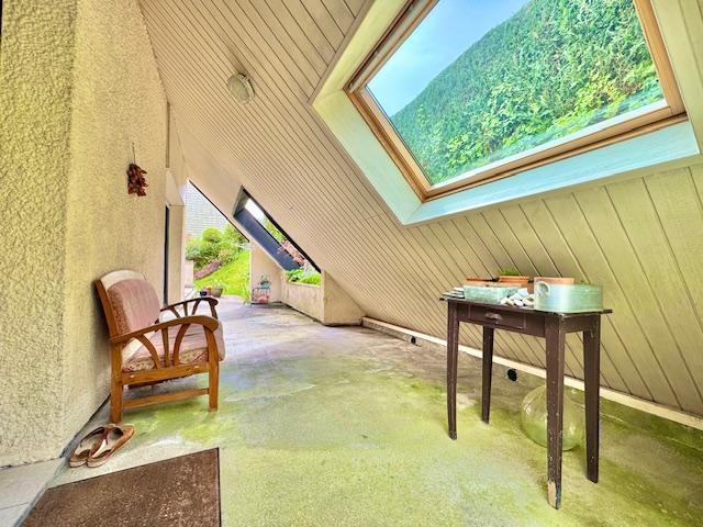 A vendre  prox Mont Saint Aignan 10 mn en voiture du golf dans un cadre de verdure.