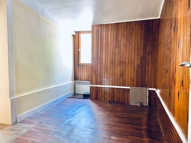 à vendre , à acheter Rouen rive droite appartement T2  avec grenier à aménager de 56 m2 en surface brut avec travaux .