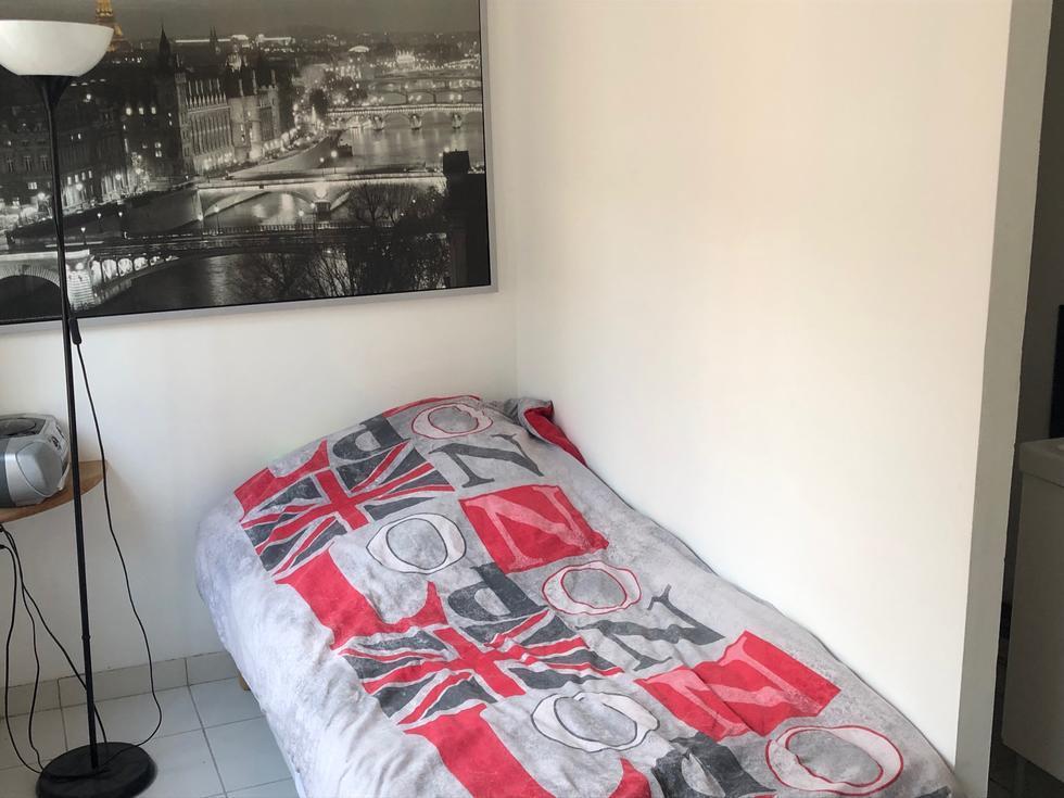 a vendre   Rouen centre historique  vous pourrez visiter cet appartement de charme de 63m2 comprenant une entrée, un séjour avec espace cuisine équipée, deux chambres avec sanitaires, une salle de bains.