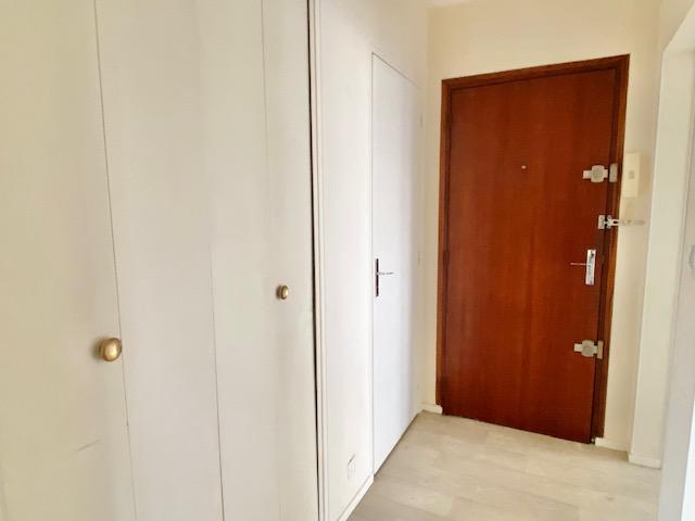 A vendre cet appartement  idéal  en investissement locatif,  T 2  de 44 m2  se situe au calme avec balcon , cave et parking .