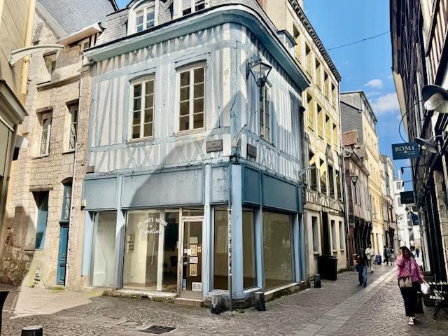 Les informations sur les risques auxquels ce bien est exposé sont disponibles sur le site Géorisques:   https://www.georisques.gouv.fr  DELAITRE IMMOBILIER "LE CONSEIL SERIEUX"