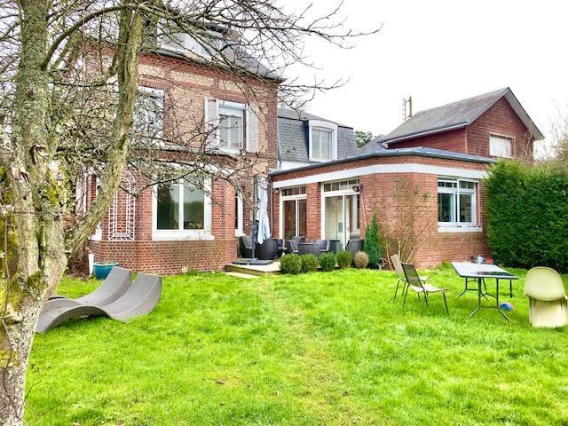 A vendre Boisguillaume prox Rouen  secteur résidentiel,  cette maison ancienne indépendante sur 500 m2 , jardin , garage.