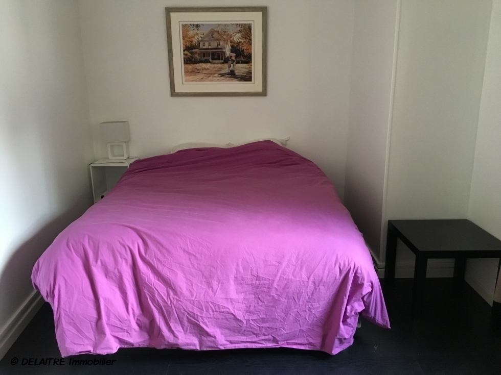 à vendre  ROUEN GARE  RIVE DOITE , DANS ce BEL IMMEUBLE EN PIERRE, cet Appartementen duplex de 84 m2 avec parking offre une entrée,un  séjour, une cuisine équipée, deux  chambres, un bureau, une  salle de douches,un  wc, des placards.