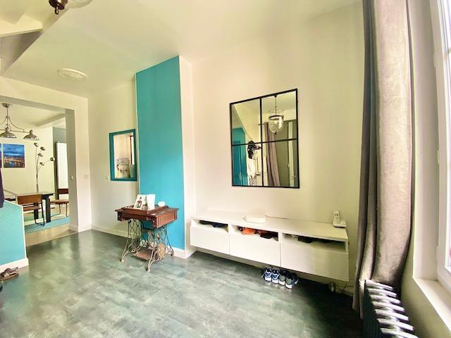 Original appartement duplex ,esprit contemporain, de 160 m2  habitable avec  2 parkings  et cave
