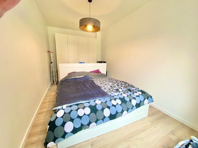 à vendre Original appartement duplex ,esprit contemporain, de 160 m2  habitable avec  2 parkings  et cave