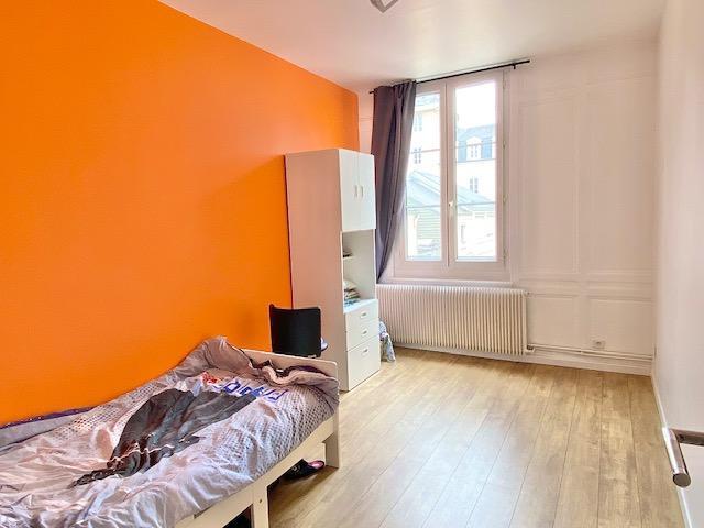 Original appartement duplex ,esprit contemporain, de 160 m2  habitable avec  2 parkings  et cave