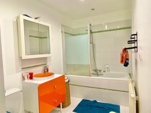 Original appartement duplex ,esprit contemporain, de 160 m2  habitable avec  2 parkings  et cave